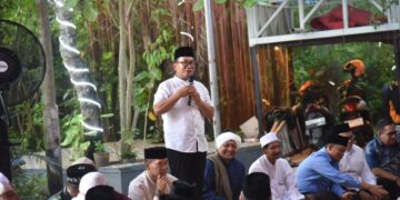 Bupati Kubu Raya, Sujiwo, buka puasa bersama di kediaman pribadinya di Kompleks Mediteranian Palace, Sungai Raya Dalam, Pontianak, Sabtu (14/3/2026).