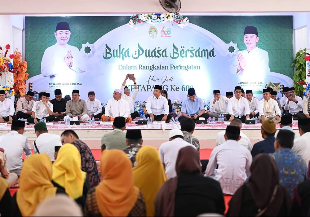 Suasana buka puasa bersama dalam rangka memperingati hari jadi Ketapang di Pendopo Bupati. Foto: Prokopim.