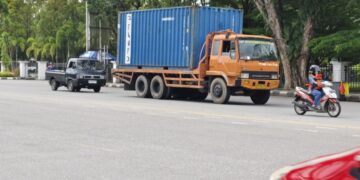 Pemerintah Kota Pontianak mengambil langkah tegas dengan membatasi operasional kendaraan angkutan barang, Selasa (17/3/2026)
