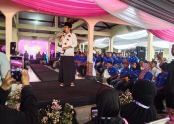 Safari Ramadan Bupati Fawait di Kecamatan Ledokombo, pertemuan dengan Kader Posyandu di Balai Desa Suren (foto: Jurnalis.co.id/Sigit)