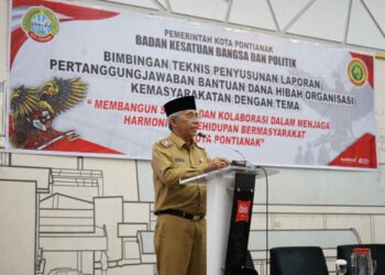 Sekretaris Daerah Kota Pontianak Amirullah membuka bimtek penyusunan laporan pertanggungjawaban (LPJ) dana hibah bagi pengurus organisasi kemasyarakatan (ormas).