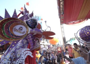 Youtuber Bali Andy Opa Gaul Sebut Cap Go Meh Pontianak Paling Istimewa