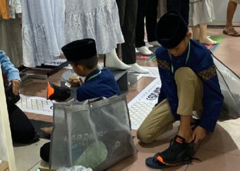 YBM PLN UIP KLB Santuni dan Ajak Puluhan Anak Yatim Dhuafa Berbelanja Kebutuhan Lebaran