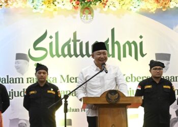 Bupati Ketapang, Alexander Wilyo, membuka acara halal bihalal bersama seluruh elemen masyarakat.