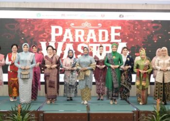 Bupati Mempawah, Erlina, pada acara peringatan Hari Kartini tingkat Provinsi Kalimantan Barat yang digelar di Aula Garuda, Kantor Gubernur Kalbar. Foto Prokopim