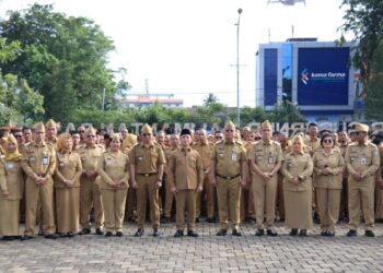 Gubernur Kalimantan Barat, Ria Norsan bersama ASN Pemerintah Provinsi melaksanakan apel pagi pertama di tahun 2026.