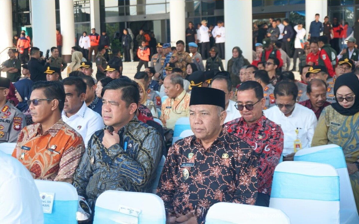 Juli Suryadi, menghadiri Apel Kesiapsiagaan Penanggulangan Bencana Kebakaran Hutan dan Lahan (Karhutla) Nasional Tahun 2026 yang digelar di Kantor Gubernur Kalimantan Barat. Foto Prokopim Mempawah