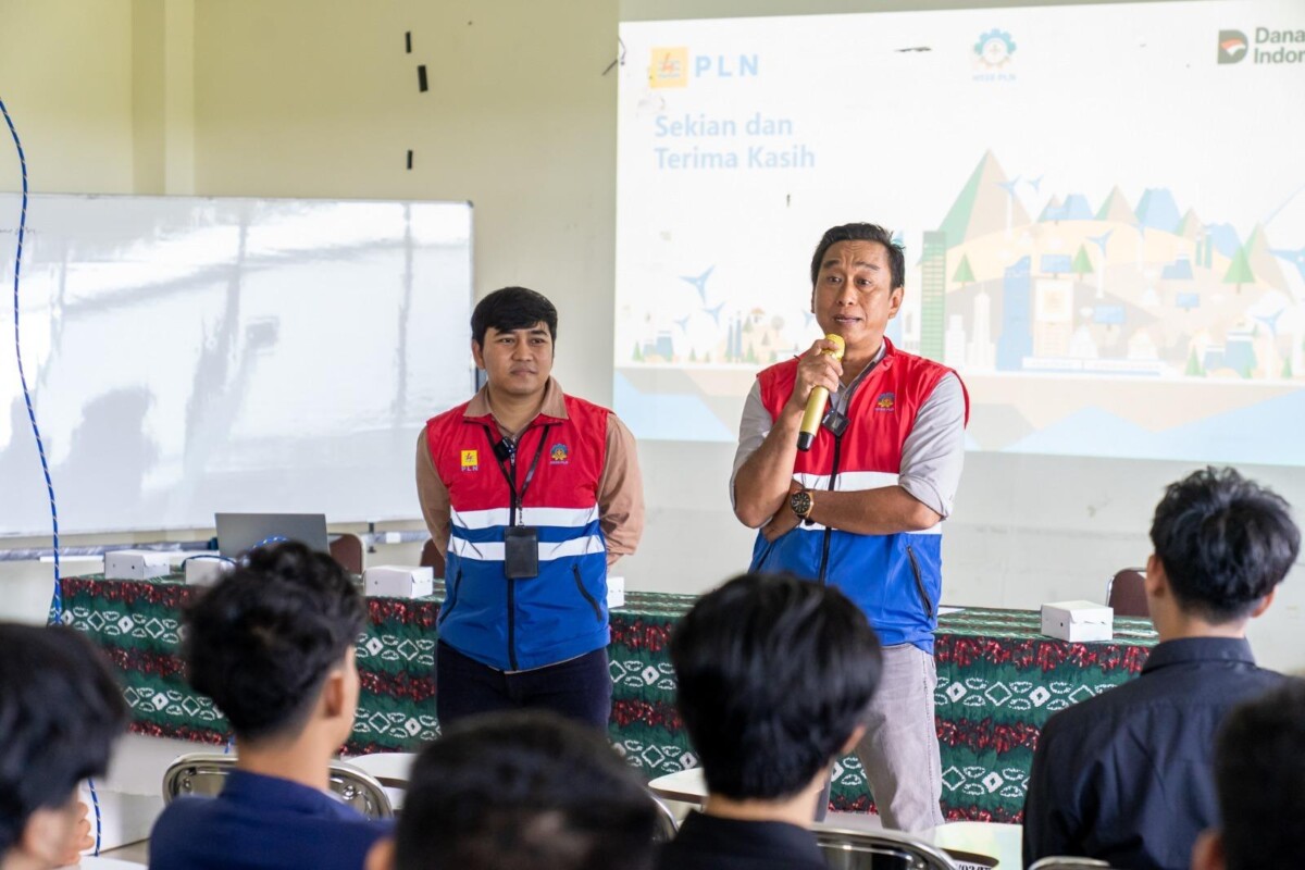 Pegawai PLN UIP3B Kalimantan menyolisasikan K2 dan K3 pada mahasiswa UNISKA Banjarmasin, Rabu, 1 April 2026.