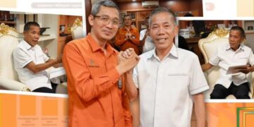 Wakil Bupati Ketapang, Jamhuri melakukan salam komando dengan Kepala BPS, Puspo Sasmito