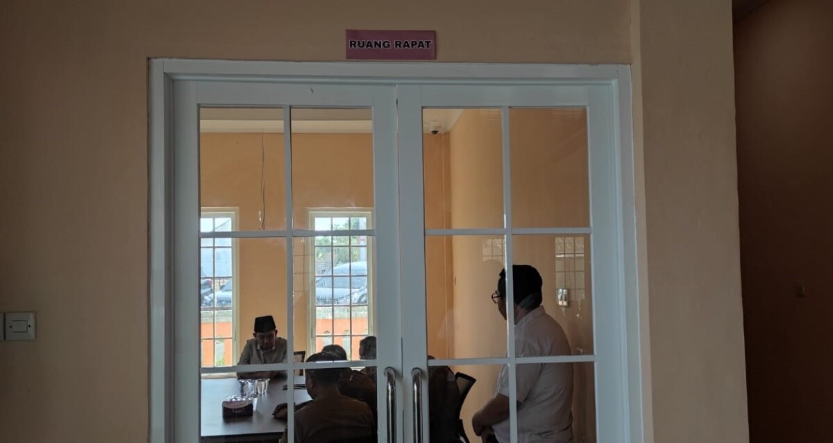 Bupati Gus Fawait mengadakan rapat terbatas dengan para Kepala OPD dan Camat di MPP Mini Kecamatan Jombang, Senin, 25 Mei 2026. Foto Sigit Priyono/Jurnalis.co.id