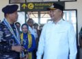 Bupati Ketapang, Alexander Wilyo, menyambut kedatangan Dankodaeral XII, Laksamana Muda TNI Sawa, pada Rabu, 6 Mei 2026. Foto: Prokopim/Jurnalis.co.id
