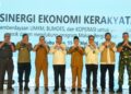 Bupati Sujiwo bersama Gubernur Ria Norsan dan perwakilan BGN Pusat usai Sosialisasi Sinergi Ekonomi Kerakyatan, Selasa, 12 Mei 2026. Foto Syamsul Arifin