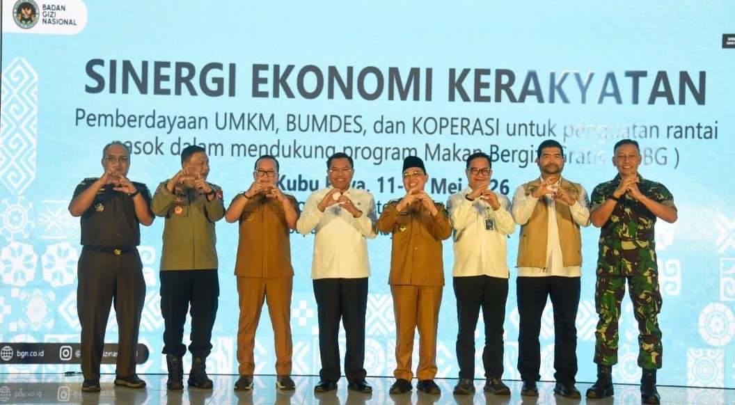 Bupati Sujiwo bersama Gubernur Ria Norsan dan perwakilan BGN Pusat usai Sosialisasi Sinergi Ekonomi Kerakyatan, Selasa, 12 Mei 2026. Foto Syamsul Arifin