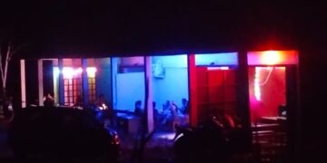Kafe remang-remang di Desa Buak Limbang, Kecamatan Pengkadan, Kapuas Hulu.