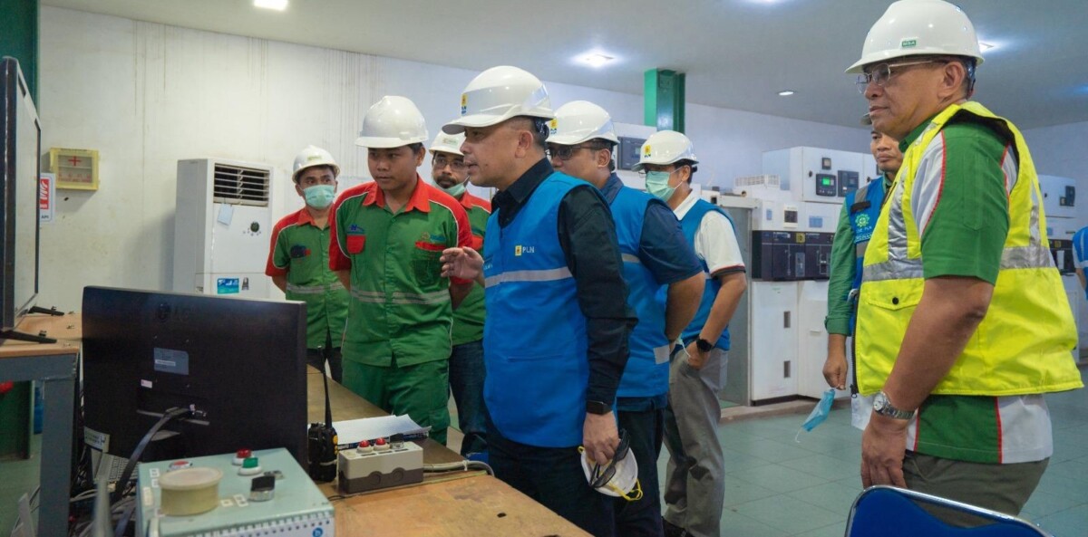 PLN UIP3B Kalimantan melalui UP2B Kalbar bersama manajemen PLTBm Siantan melakukan koordinasi teknis dan pengecekan operasional pembangkit untuk memastikan keandalan sistem kelistrikan Kalimantan Barat tetap aman dan stabil.