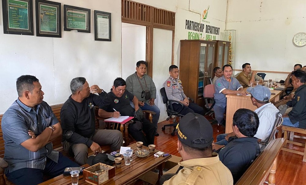 PT Hungarindo Persada melakukan mediasi bersama stakeholder, soal penutupan akses jalan di lingkungan perusahaan.