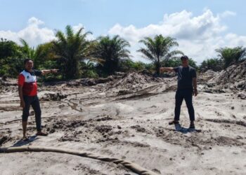 Anggota Unit Tipidter Polres Ketapang melakukan pengecekan langsung ke lokasi PETI yang masuk di konsensi PT Nova Anugerah Abadi. Foto Polres for Jurnalis.co.id