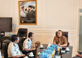 Bupati Alexader menerima audiensi Plt Kepala Lapas Ketapang bersama jajaran. Foto: Prokopim for Jurnalis.co.id