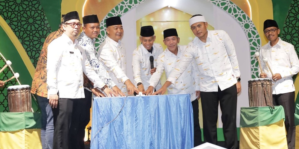 Bupati Alexander (tiga dari kiri) membuka MTQ tingkat Kabupaten Ketapang di Kecamatan Muara Pawan, Sabtu, 13 Juni 2026. Foto Prokopim for Jurnalis.co.id