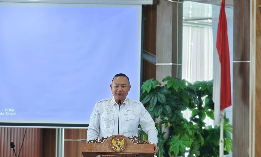 Bupati Ketapang, Alexander Wilyo.