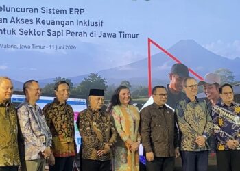 Bupati Malang, HM Sanusi (peci hitam) menghadiri Peluncuran Sistem Enteroprise Resource Planning (ERP) dan Akses Keuangan Inklusif untuk Sektor Sapi Perah.