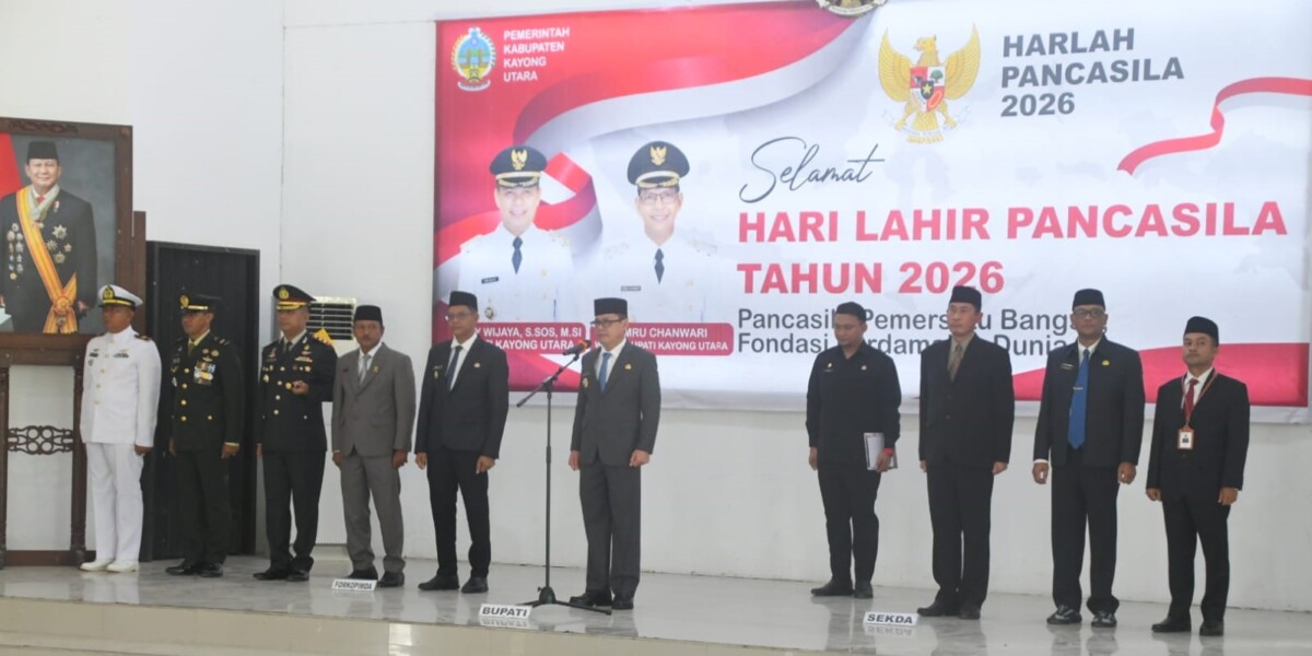 Bupati Romi Wijaya memimpin upacara peringatan Hari Lahir Pancasila di Aula Bupati Kayong Utara, Selasa, 2 Juni 2026. Foto: Bakri Rahman/Jurnalis.co.id