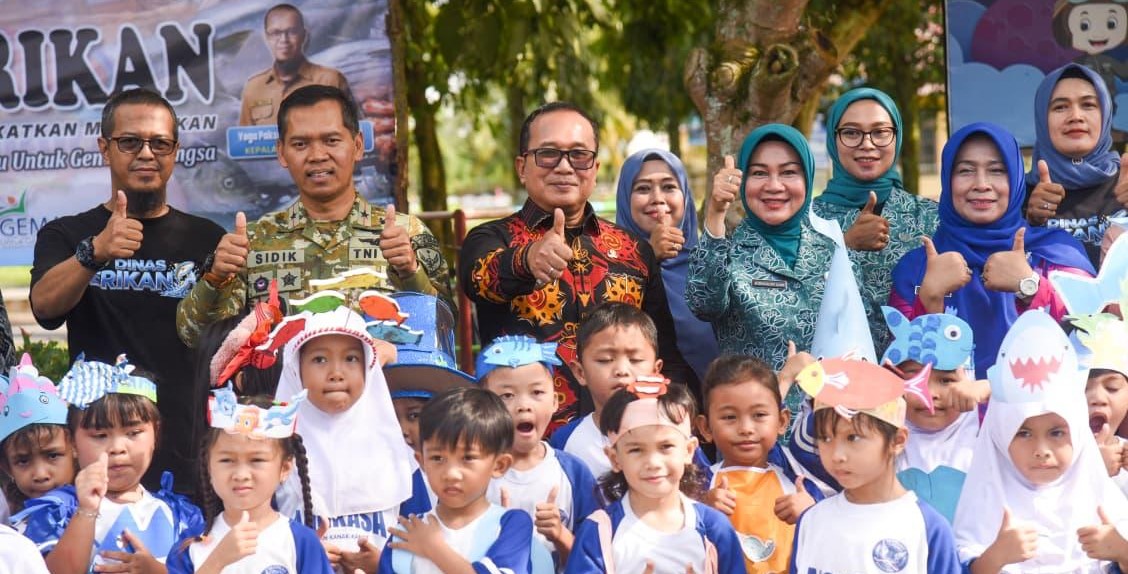 Bupati Sujiwo kampanyekan GEMARIKAN di TK Lanud Supadio, Kamis, 11 Juni 2026. Foto: Syamsul Arifin/Jurnalis.co.id