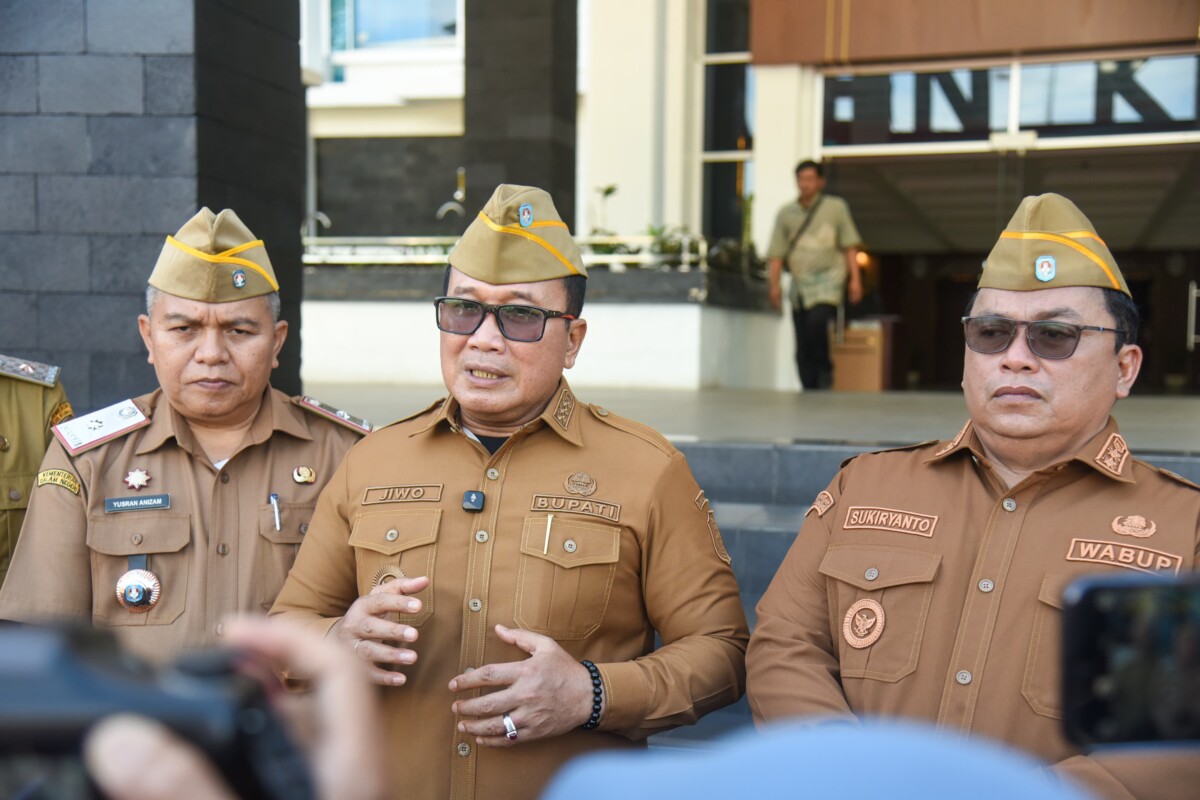 Sujiwo usai memimpin Upacara Peringatan Hari Berkabung Daerah Provinsi Kalimantan Barat Tahun 2026 di halaman Kantor Bupati Kubu Raya, Senin (29/6/2026).