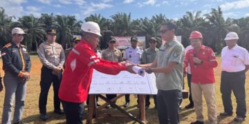 Penandatanganan komitmen bersama sebagai upaya kolaboratif pemerintah, aparat, masyarakat, dan perusahaan dalam memperkuat pencegahan Karhutla di Kabupaten Ketapang