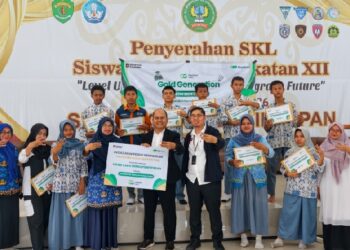 Dukung Pendidikan Inklusif, Pegadaian Kanwil IV Balikpapan Salurkan Beasiswa “Gold Generation” di SMKN 6 Balikpapan Utara
