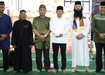 Wakil Bupati Jamhuri foto bersama usai membuka Seminar Keagamaan di Masjid Al-Ikhlas. Foto: Prokopim for Jurnalis.co.id