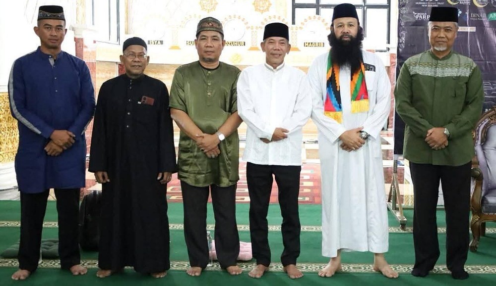 Wakil Bupati Jamhuri foto bersama usai membuka Seminar Keagamaan di Masjid Al-Ikhlas. Foto: Prokopim for Jurnalis.co.id