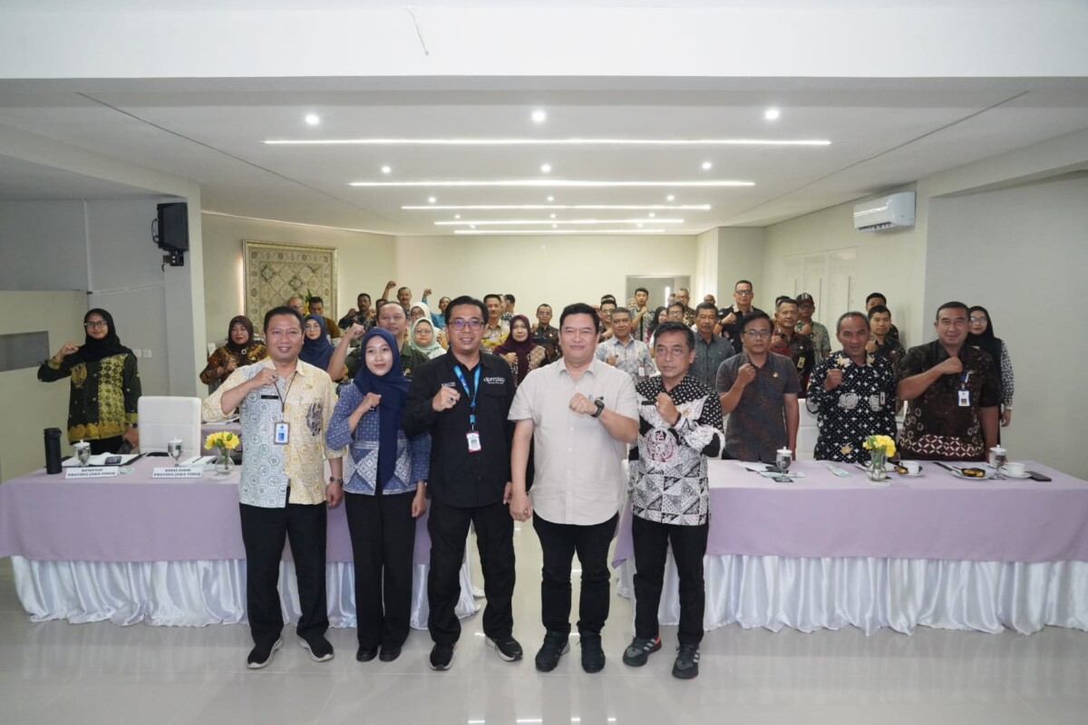 Sekda Budiar saat Sosialisasi Perizinan Air Tanah Tahun 2026 di Cemara Function Hall, Singosari, Kamis (25/6/2026).