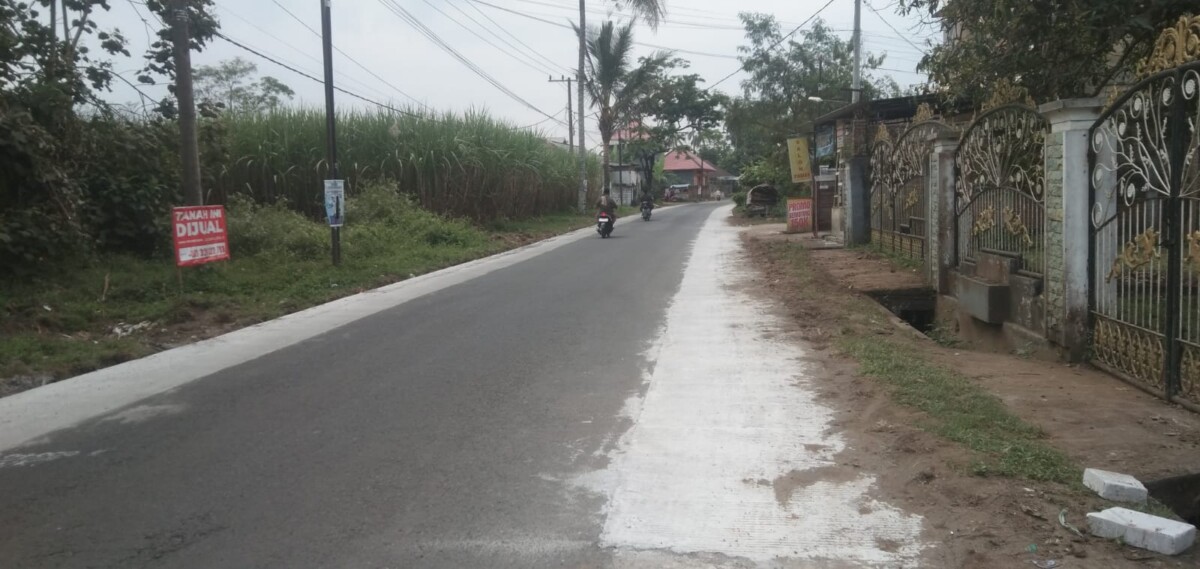 Pelebaran Jalan Raya Tajinan, Kecamatan Tajinan.