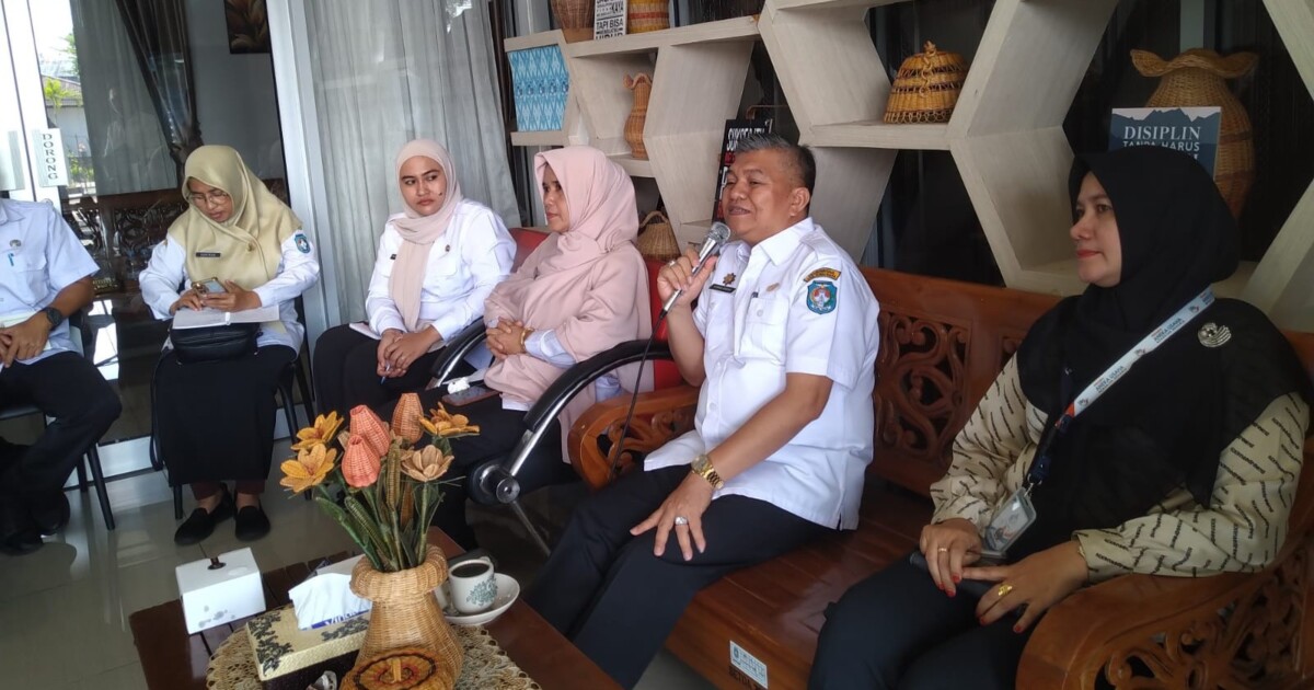 Yusran Anizam memimpin rapat persiapan pembentukan Perumda Aneka Usaha Menanjak Bahagia, Rabu, 3 Juni 2026. Foto: Syamsul Arifin/Jurnalis.co.id