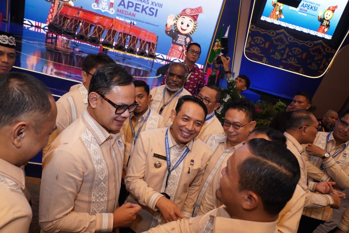 Wali Kota Pontianak Edi Rusdi Kamtono berbaur bersama para wali kota yang menghadiri Rakernas XVIII APEKSI 2026.