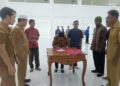 Penandatanganan deklarasi damai Pemilihan Kepala Desa (Pilkades) Serentak 2026 di Kabupaten Kapuas Hulu.