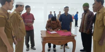 Penandatanganan deklarasi damai Pemilihan Kepala Desa (Pilkades) Serentak 2026 di Kabupaten Kapuas Hulu.