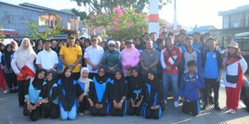 Bupati Kayong Utara Romi Wijaya membuka Bulan Bakti Gotong Royong Masyarakat (BBGRM) 2026 yang dirangkaikan dengan persiapan Musabaqah Tilawatil Qur'an (MTQ) ke-34 Tingkat Provinsi Kalimantan Barat di Sukadana, Rabu (15/7/2026).