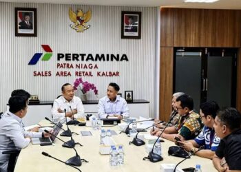 Bupati Ketapang, Alexander Wilyo saat audiensi ke PT Pertamina Patra Niaga. Foto: Ist.