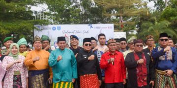 Krisantus saat menghadiri Upacara Peringatan HUT ke-19 Kabupaten Kubu Raya di halaman Kantor Bupati Kubu Raya, Jumat (17/7/2026).