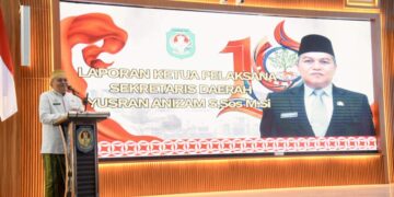 Sekretaris Daerah Kubu Raya Yusran Anizam saat memberikan klarifikasi terkait perkembangan proses pemekaran Kecamatan Kumpai Raya di Sungai Raya, Sabtu (18/7/2026).