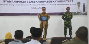 Bupati Kayong Utara Romi Wijaya saat membuka Workshop Persiapan Pembentukan Kelompok Kerja Budaya Sekolah Aman dan Nyaman (Pokja BSAN) di Mahkota Hotel Sukadana, Selasa (7/7/2026).