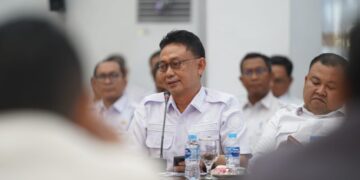 Wali Kota Pontianak Edi Rusdi Kamtono menyampaikan pendapatnya pada Rapat Koordinasi Pembahasan Kebijakan Penerimaan dan Pengalokasian Dana Transfer ke daerah dalam APBN.