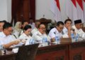 Bupati Kayong Utara, Romi Wijaya, dalam Rapat Koordinasi bersama Tim Badan Anggaran (Banggar) DPR RI dan Pemerintah Provinsi Kalimantan Barat. di Balai Petitih Kantor Gubernur Kalimantan Barat, Rabu (15/7/2026).