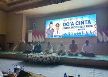 Doa cinta negeri lintas agama di Pendopo Bupati Jember menyambut HUT RI ke 81 (foto: Sigit Priyono/Jurnalis.co.id)