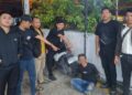 Salah satu dari dua pria yang diduga terlibat dalam aksi pencurian akhirnya ditangkap polisi di dua lokasi berbeda.