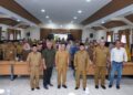 Wali Kota Pontianak saat berdiskusi dengan komunitas dalam agenda Pontianak Memanggil Komunitas di Aula Rohana Muthalib Bapperida Pontianak, Selasa (4/8/2026).