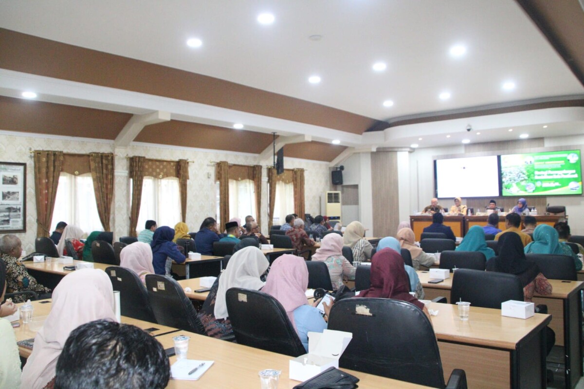 Wakil Wali Kota Pontianak, Bahasan memimpin Rapat Koordinasi TKPKD Kota Pontianak di Aula Rohana Muthalib, Bapperida Pontianak, Kamis (6/8/2026).