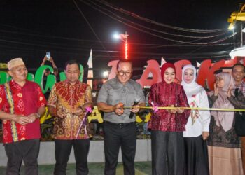 Bupati Kubu Raya Sujiwo di Desa Sungai Kakap, Kecamatan Sungai Kakap, Jumat (7/8/2026).